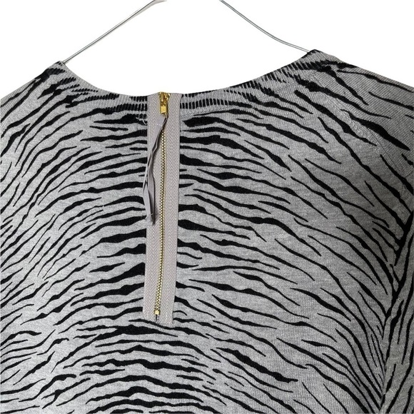 Premise Zebra Animal Print Black Gray Short Sleeve Sweater Top Size Large - Picture 7 of 7